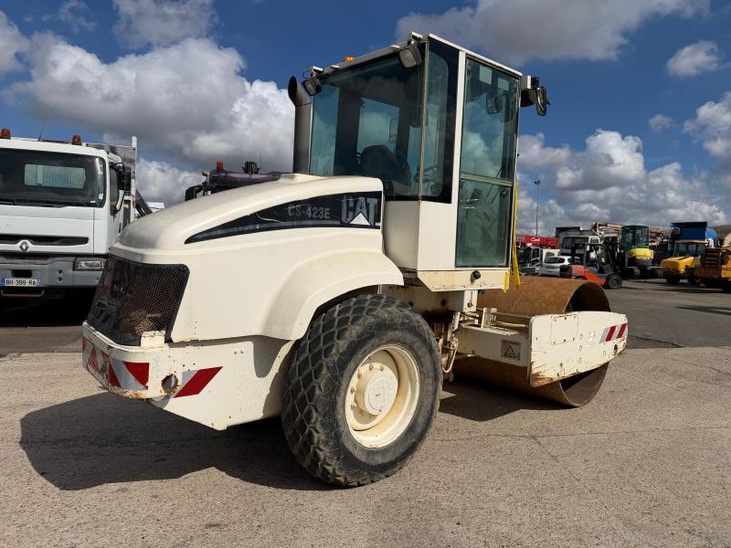 Compacteur Caterpillar CS 423 E Compacteur à main Rouleau vibrant