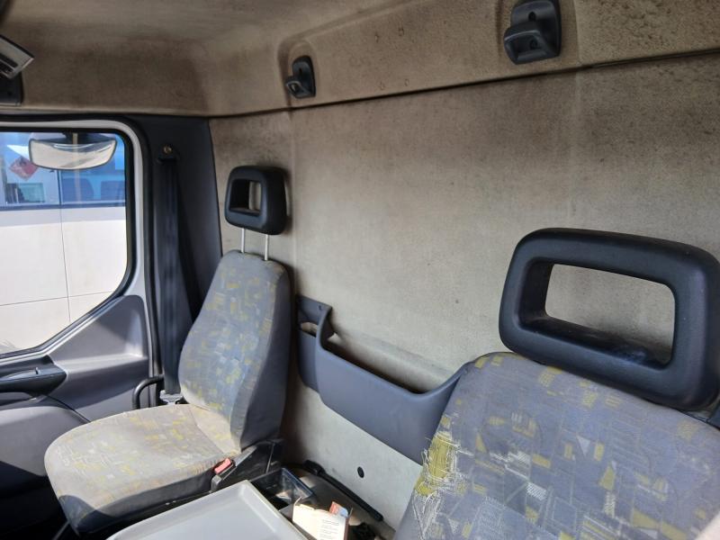 Camion Renault Midlum 210 Citerne Hydrocarbures