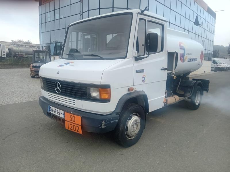 Camion Mercedes 709D Citerne Hydrocarbures