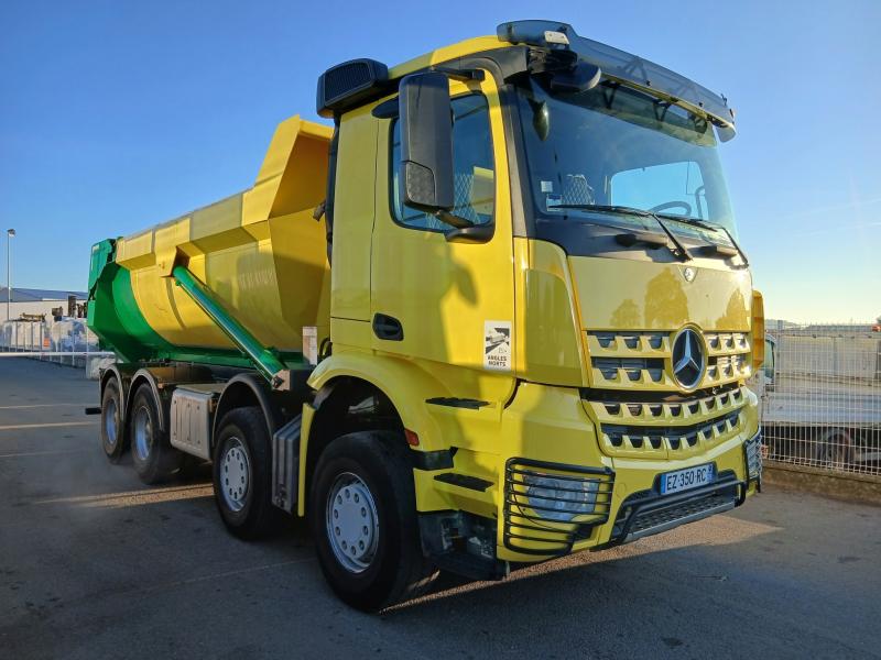 Camion Mercedes Arocs 4151 Benne Benne arrière