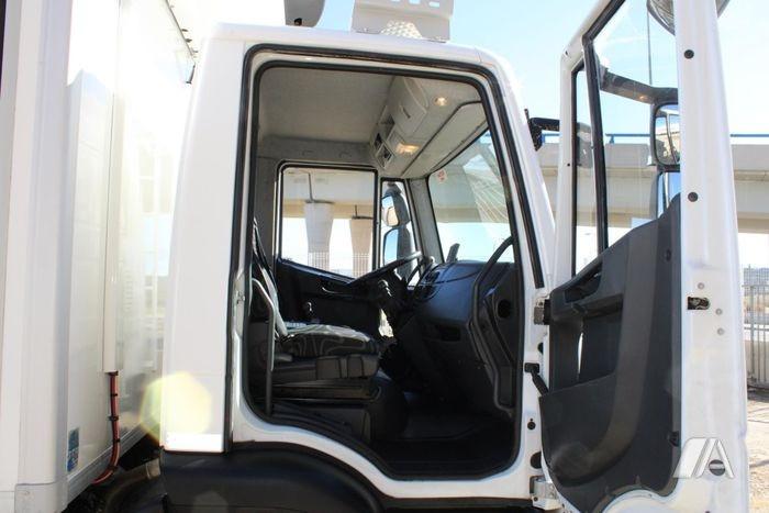 vrachtwagen Iveco Eurocargo ML 120 E 18