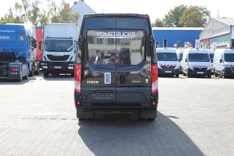 samochód dostawczy Iveco Daily