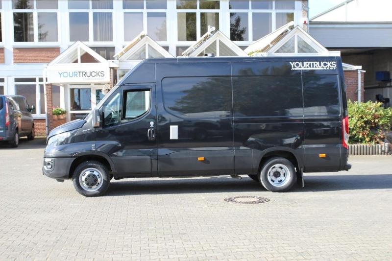 samochód dostawczy Iveco Daily