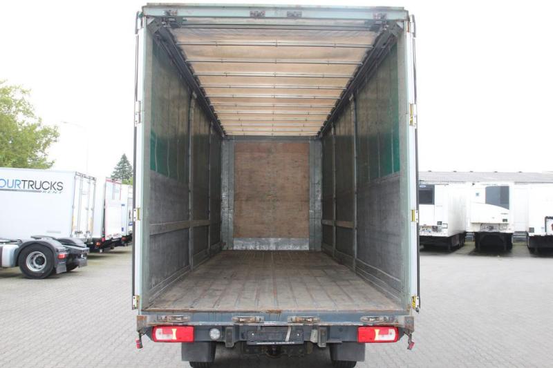 vrachtwagen DAF XF460