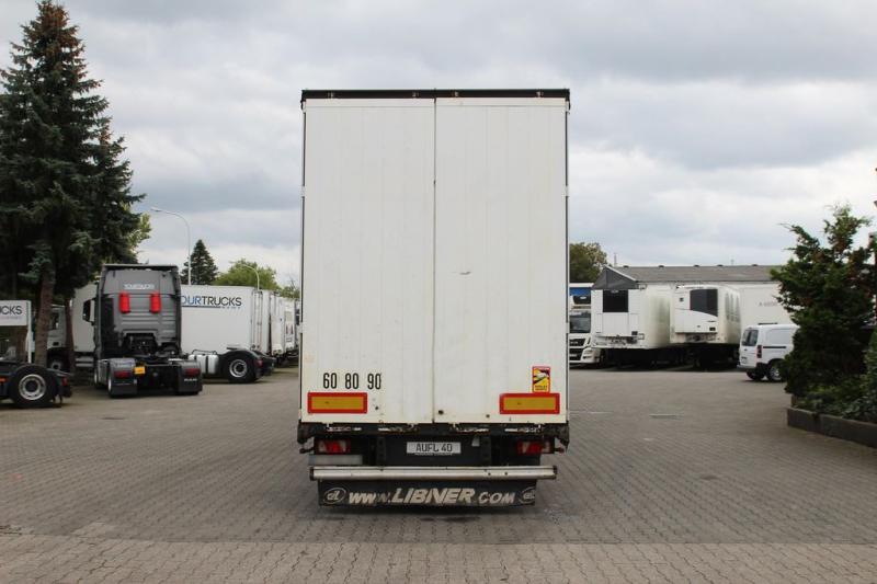 vrachtwagen met aanhanger DAF XF460