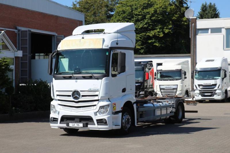 vrachtwagen Mercedes Actros