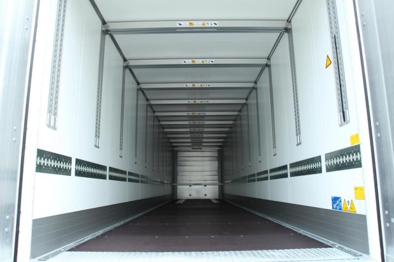 Semi-trailer Schmitz Cargobull Koffer  /DS /Liftachse /4x Pal.-Kasten /NEU !