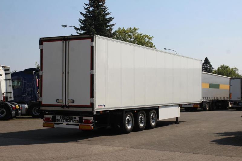 Semirremolque Schmitz Cargobull CV 1550 /Strom /Doppelstock /Liftachse /2.406h!