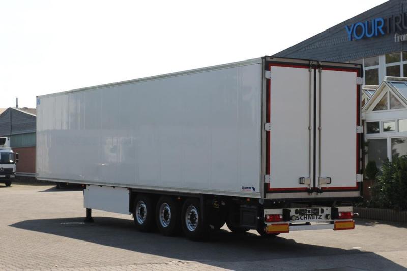 Oplegger Schmitz Cargobull CV 1550 /Strom /Doppelstock /Liftachse /2.406h!