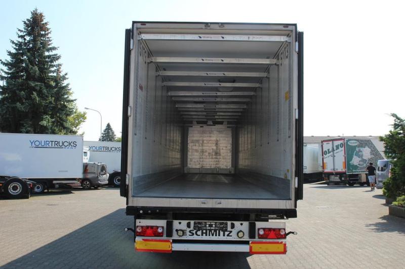 Semi-remorque Schmitz Cargobull CV 1550 /Strom /Doppelstock /Liftachse /2.406h!