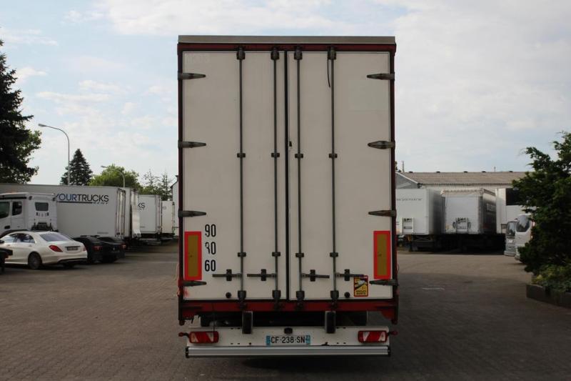 vrachtwagen met aanhanger DAF XF460