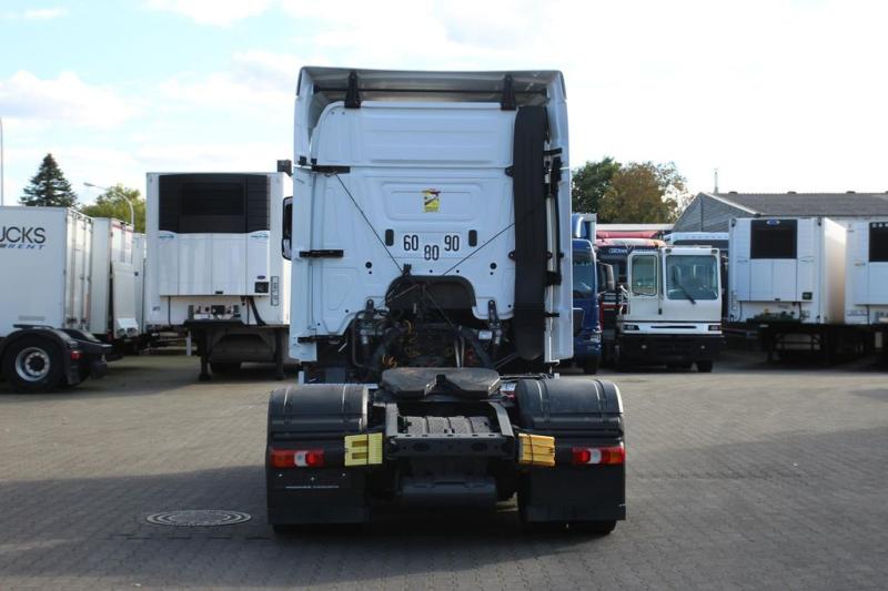 Cabeza tractora Mercedes Actros