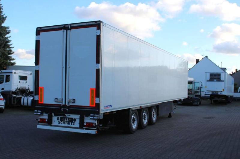 Semi-trailer Schmitz Cargobull Carrier Vector 1950 /Strom/Aluboden/Pharma/FRC