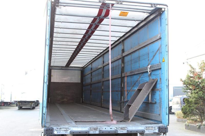 Sattelzug/Sattelauflieger Schmitz Cargobull Plane/Edscha/Liftachse/Coil/RoofSafetyAirBag