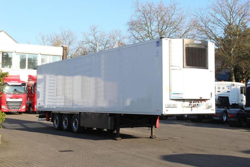 Semi-trailer Schmitz Cargobull Carrier Vector 1950 /Strom/Aluboden/Pharma/FRC