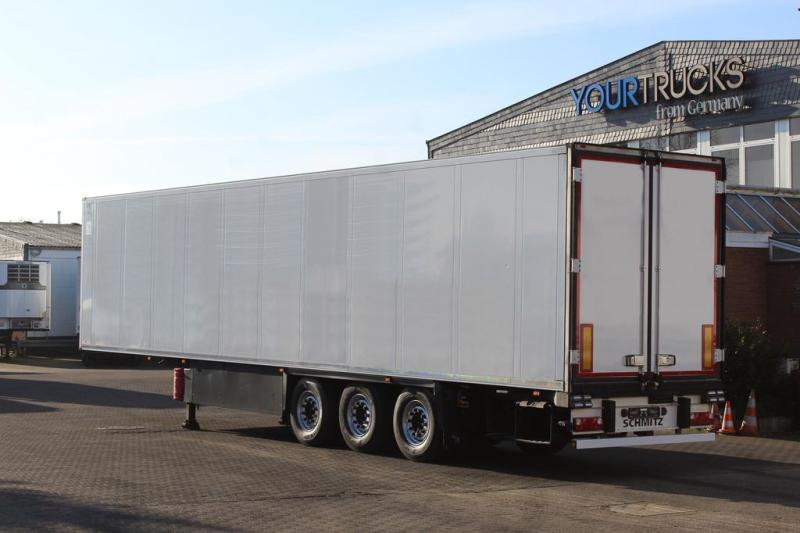 Semi-trailer Schmitz Cargobull Carrier Vector 1950 /Strom/Aluboden/Pharma/FRC