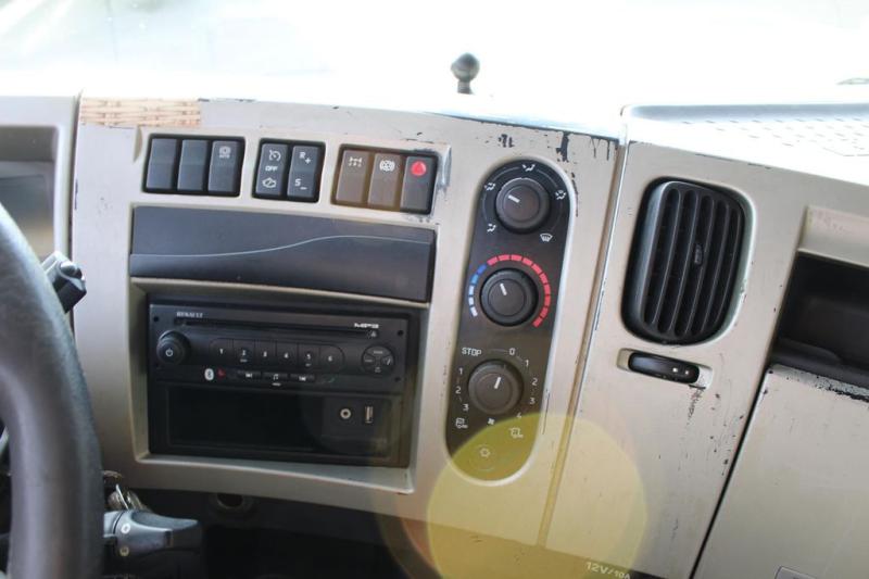 Trekker Renault Premium