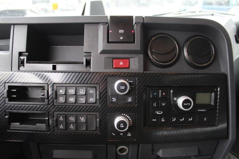 Tractor Renault T 520 E6 High Sleeper/Retarder/ 2Tanks/ Kühlbox