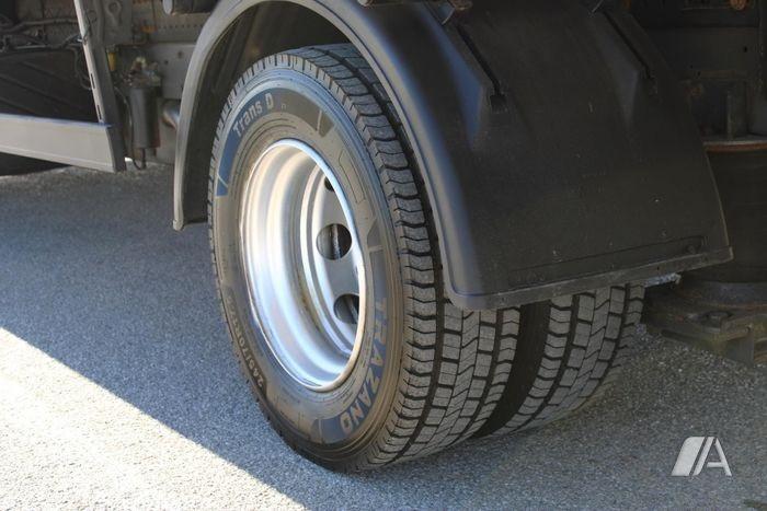 Truck Renault Premium 270