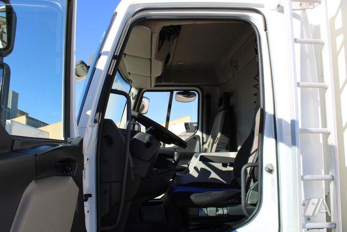 Truck Renault Midlum 180 DXI