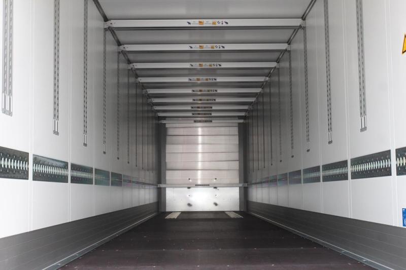 Semirremolque Schmitz Cargobull Koffer/Liftachse/Pal.-Kasten/Dop.St/Miete/RENT