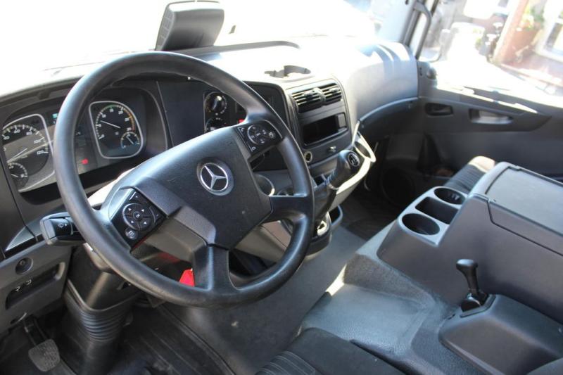 Ciężarówka Mercedes Atego