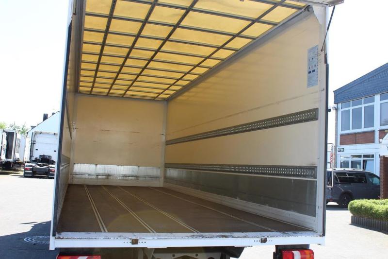 Ciężarówka Mercedes Atego