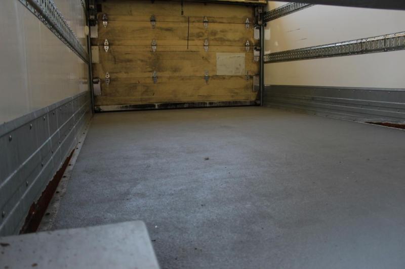 Camião Renault D 7.5 E6 Kühler/ LBW+Rolltor/Strom/Klima/53Tkm!