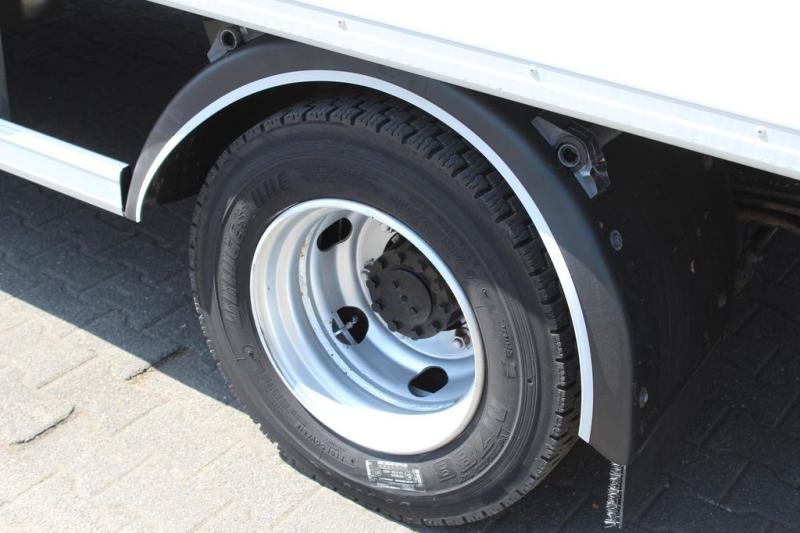 Camião Renault D 7.5 E6 Kühler/ LBW+Rolltor/Strom/Klima/53Tkm!