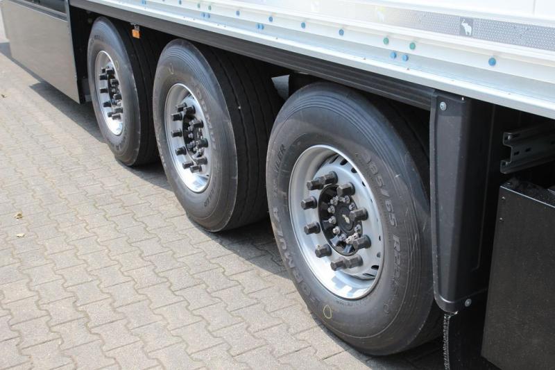 Semirimorchio Schmitz Cargobull Koffer  /DS/Liftachse/4x Pal.-Kasten/NEU !