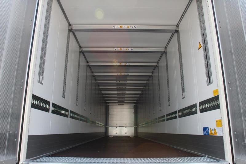 Semirimorchio Schmitz Cargobull Koffer  /DS/Liftachse/4x Pal.-Kasten/NEU !