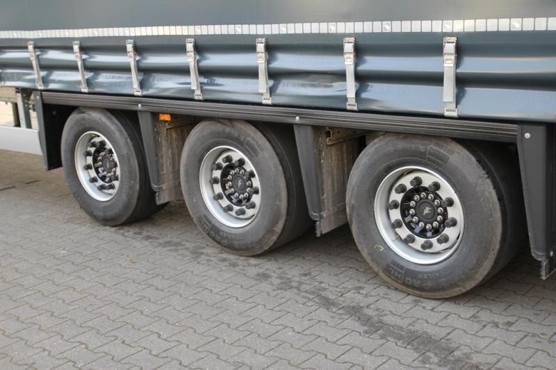 Sattelzug/Sattelauflieger Schmitz Cargobull Mega Plane Hubdach / Edscha / Liftachse/ Mega
