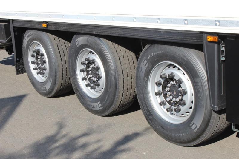 Sattelzug/Sattelauflieger Schmitz Cargobull Thermo KingA400 Blumen/Ladebordwand/Miete-Rent