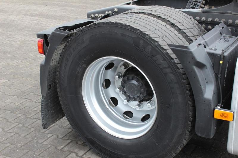 Sattelzugmaschine Volvo 460