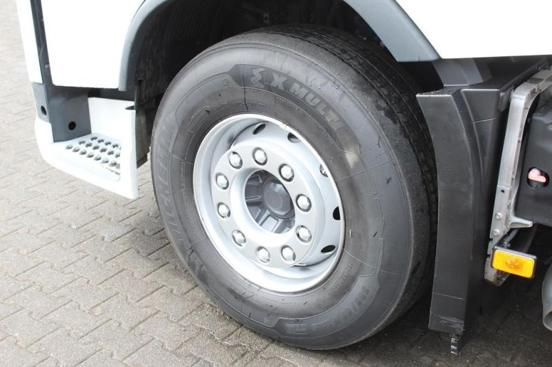 Sattelzugmaschine Volvo 460