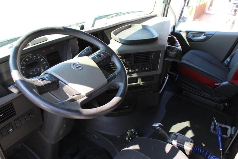 Sattelzugmaschine Volvo 460