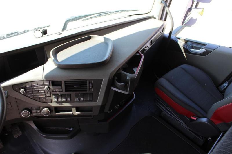 Sattelzugmaschine Volvo 460