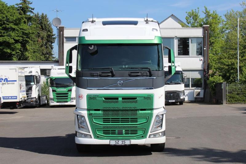 Sattelzugmaschine Volvo 460