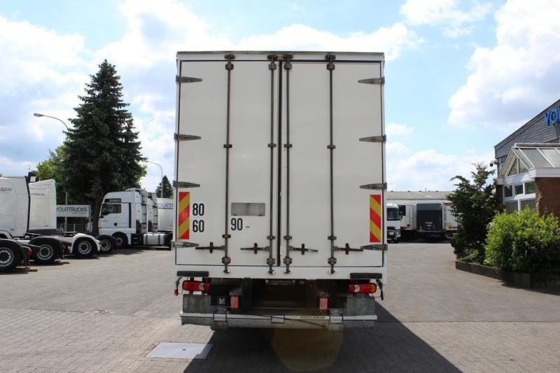 Ciężarówka MAN M 90