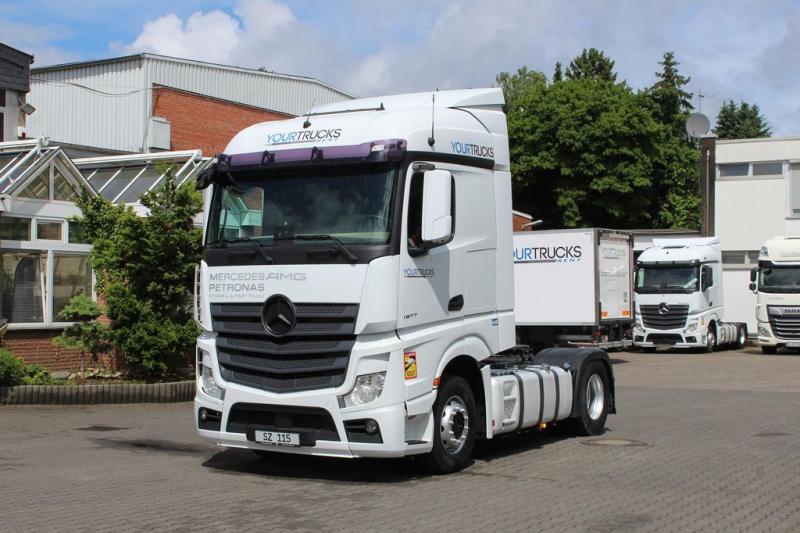 Sattelzugmaschine Mercedes Actros