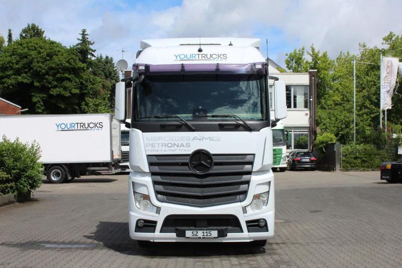 Sattelzugmaschine Mercedes Actros