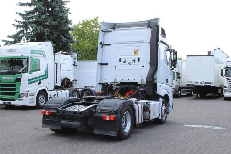 Sattelzugmaschine Mercedes Actros