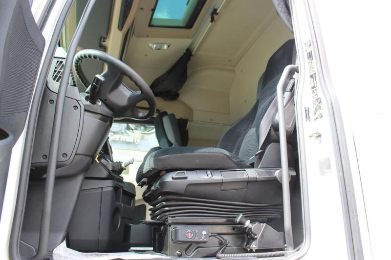 Sattelzugmaschine Mercedes Actros