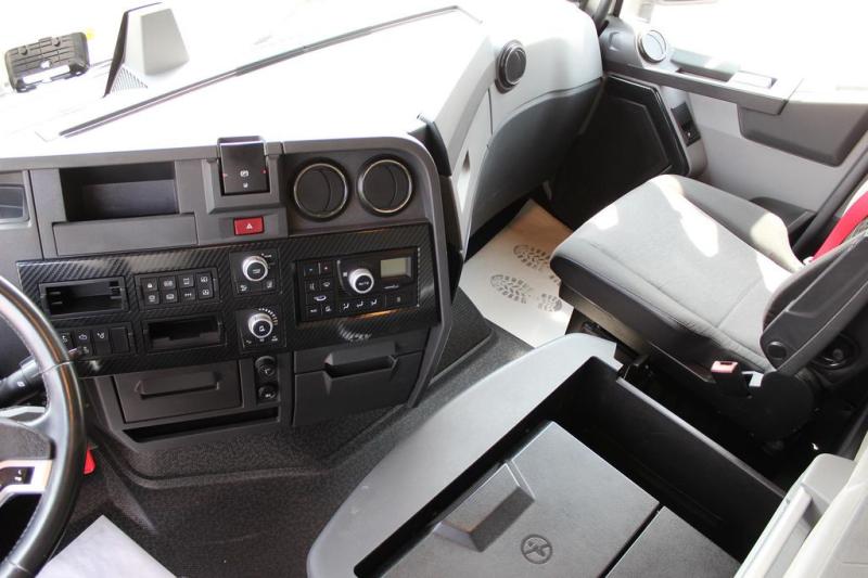 Sattelzugmaschine Renault T 520 E6 High Sleeper/Retarder/Kühlbox/ VIN: LD