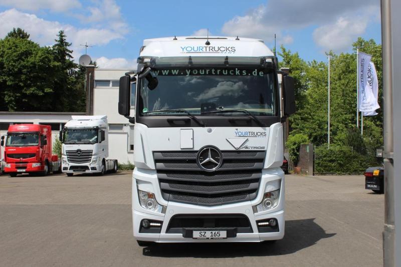 Tractor Mercedes Actros