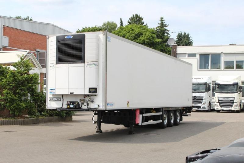 Semi-reboque Lecitrailer CV 1550/ Strom /SAF