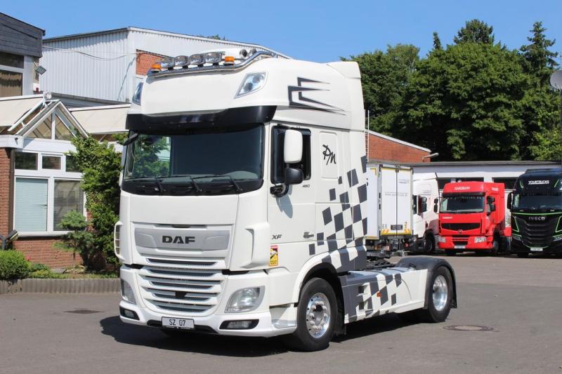 Ciągnik siodłowy DAF 480 SSC /Retarder/ Kühlbox/ 2 Tanks/ Standklima