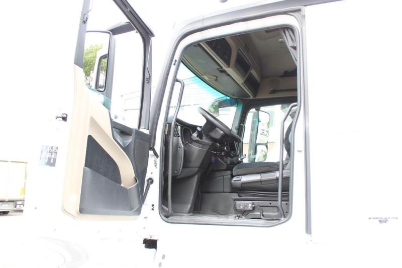 Ciągnik siodłowy Mercedes E Actros