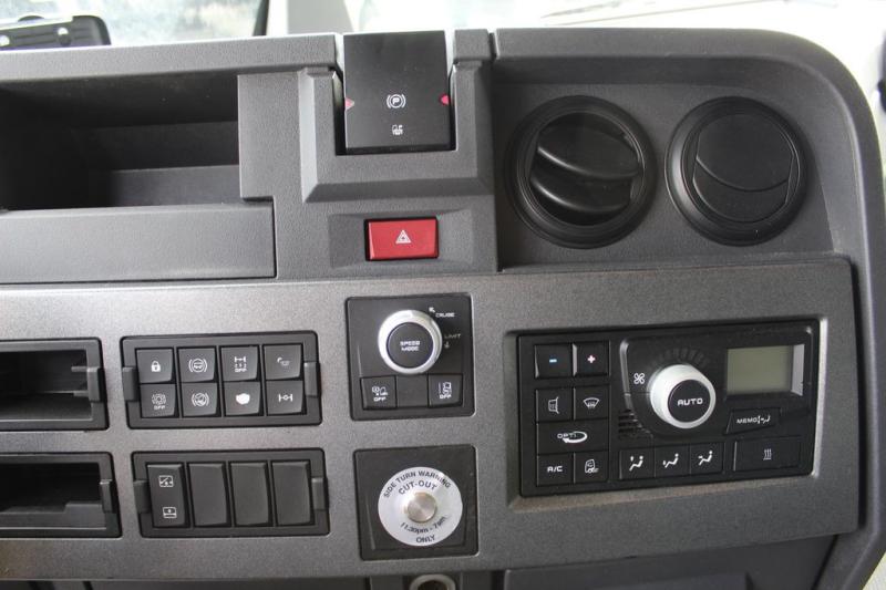 Ciągnik siodłowy Renault T 460 E6 / ACC / LDW / 2 Tanks / Kamera