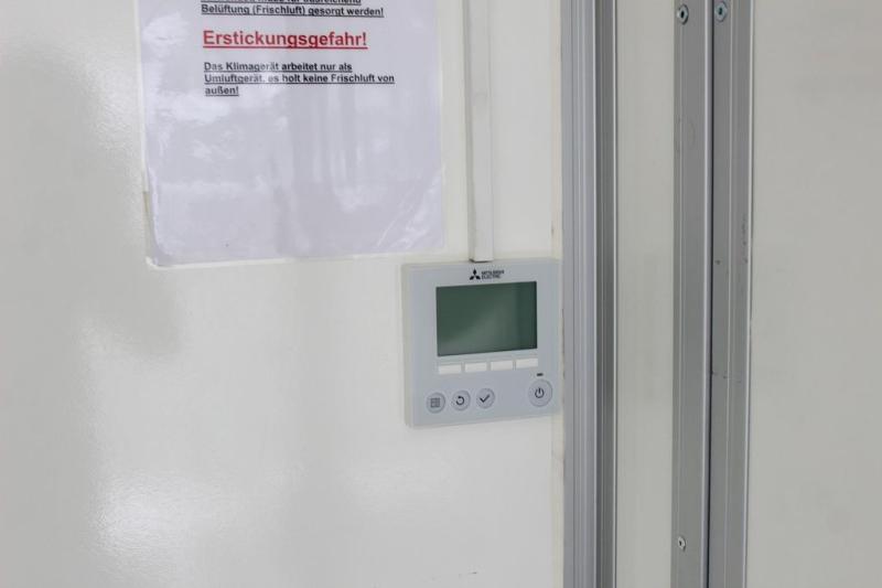 Przyczepa nc Meyer Mitsubishi Aggregat/ Strom/ LBW/ S.Tür